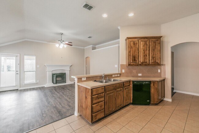 Building Photo - Single story 4 bedroom in Marine Creek Ranch