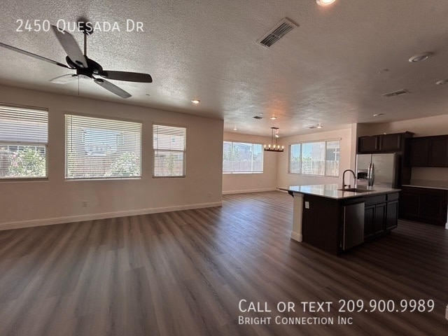 Building Photo - 2450 Quesada Dr