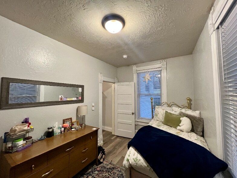 Building Photo - 681 N 100 E