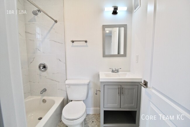 Building Photo - 1901 Olathe Blvd