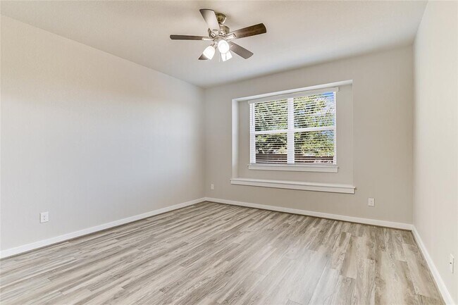 Building Photo - 17201 Leafroller Dr