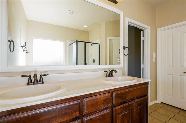 Building Photo - 10909 Braemoor Dr