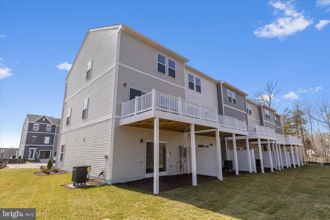 Building Photo - 36121 Wilderness Shores Way