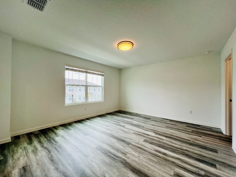Building Photo - 11616 Sunsail Ave
