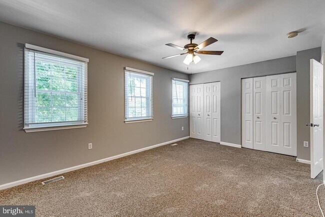 Building Photo - 1663 Hart Ct