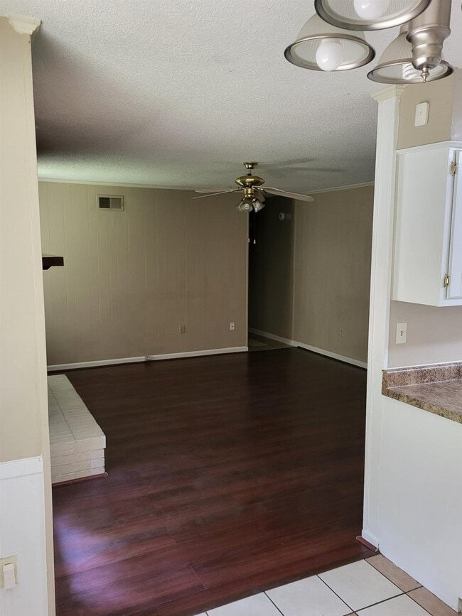 Building Photo - 4136 Raintree Cove