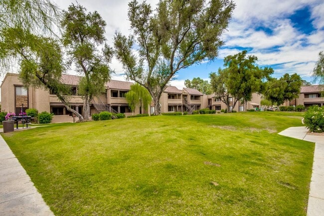 Building Photo - 5995 N 78th St