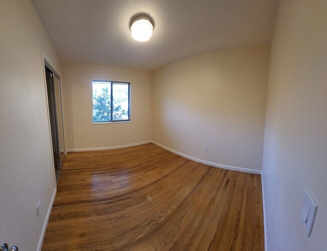 Building Photo - 5 Bedroom 3 bathroom in close proximity to POLY CAMPUS!