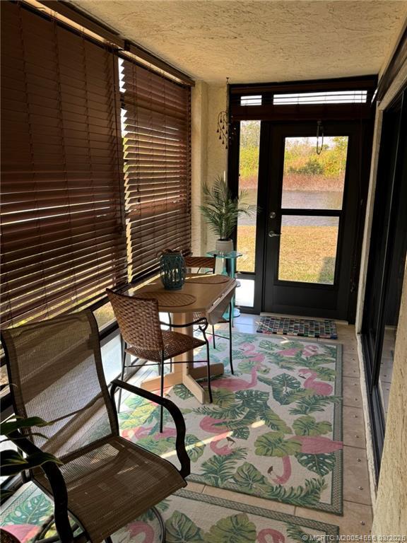 Building Photo - 811 SW South River Dr