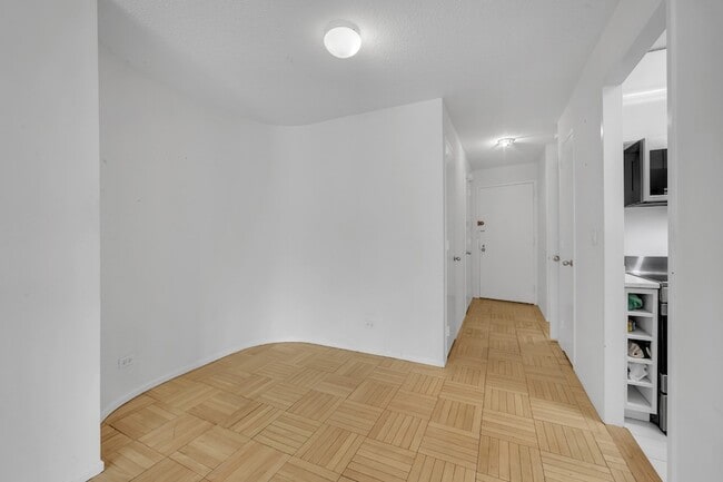 Building Photo - 330 E 38th St