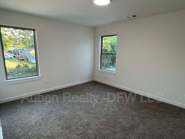 Building Photo - 2526 S Fannin Ave