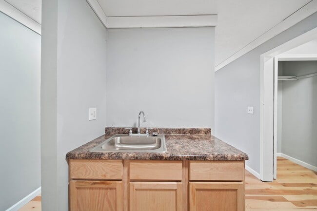 Interior Photo - 3530 West Jolly Road