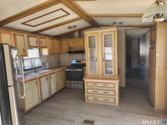 Building Photo - 216 Angel Rd