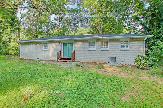 Building Photo - 7110 Carolyn Cir