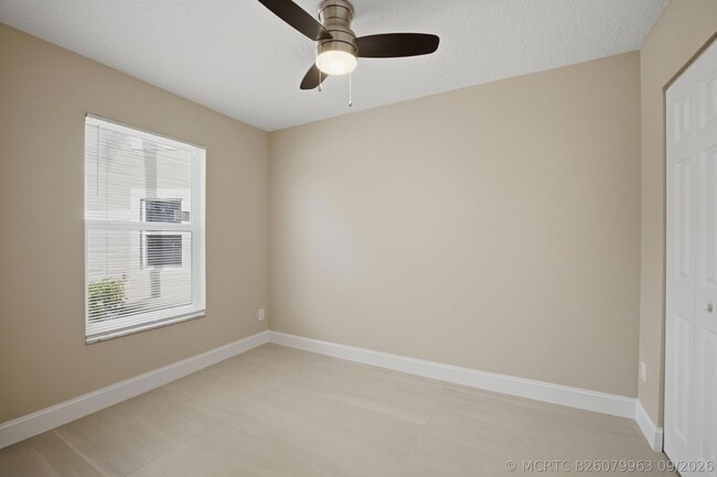 Building Photo - 1031 Goldenrod Rd