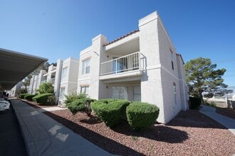 Building Photo - Showings Available NOW