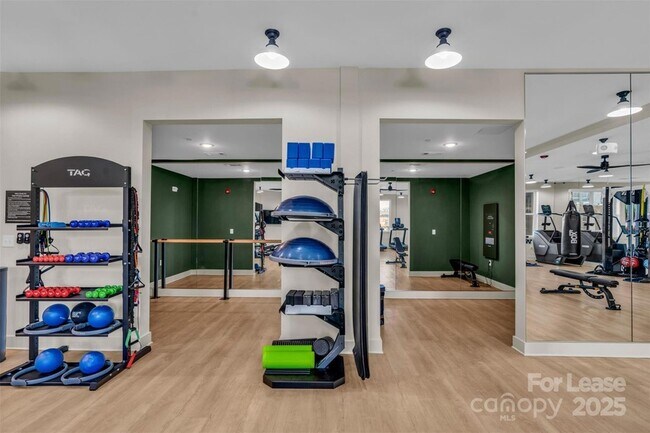 Building Photo - 9821 Research Dr