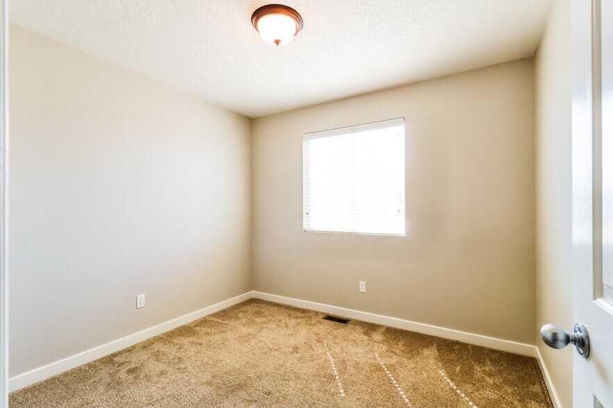 Building Photo - 3758 W 4525 S