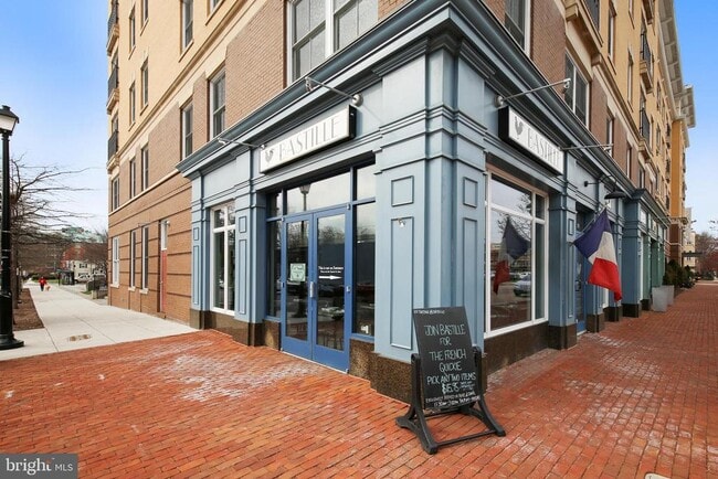 Building Photo - 115 N Lee St