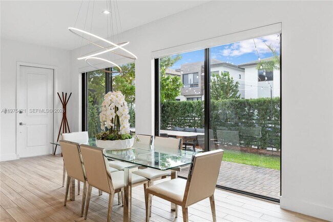 Building Photo - 4301 NW 81st Ct