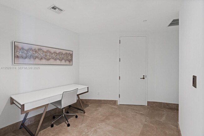Building Photo - 18555 Collins Ave