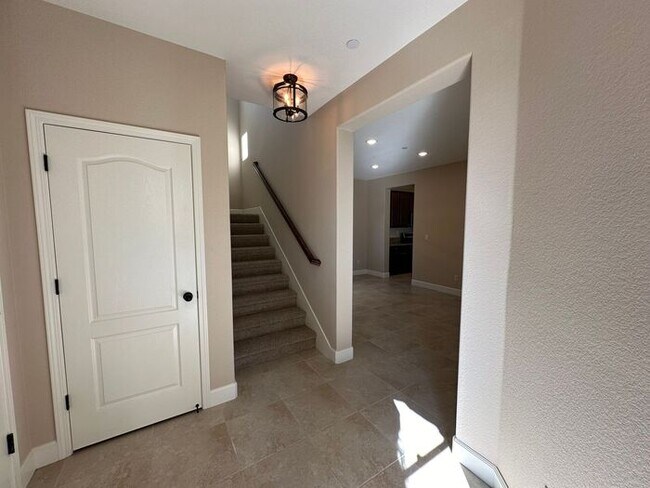 Building Photo - 3310 Vincinato Dr
