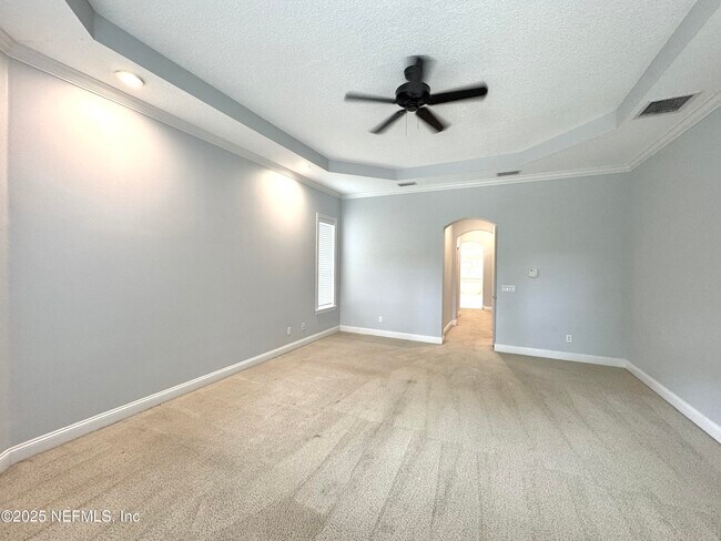 Building Photo - 642 Port Charlotte Dr