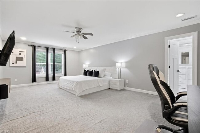 Building Photo - 1859 Parkview Ave