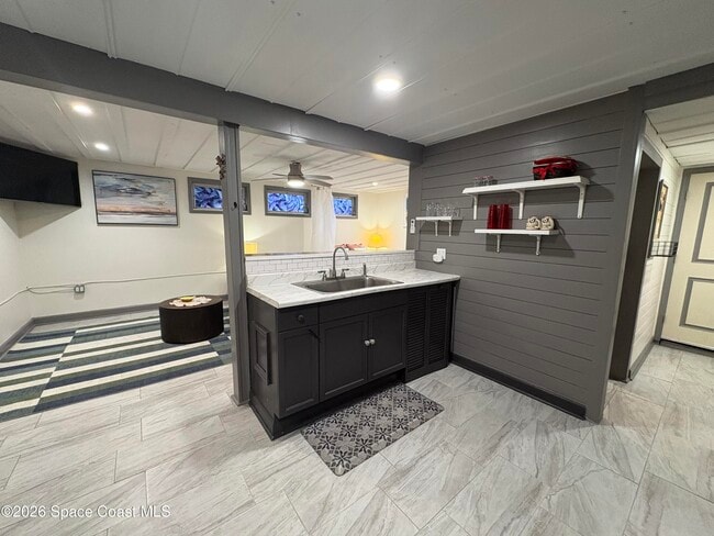 Building Photo - 2910 Riverview Dr