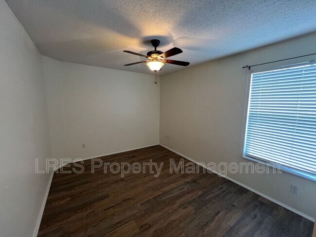 Building Photo - 1605 Slash Pine Pl