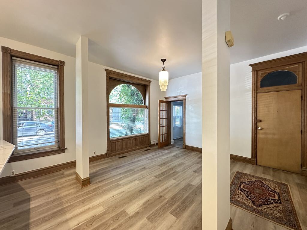 Building Photo - 3532 N Ashland Ave