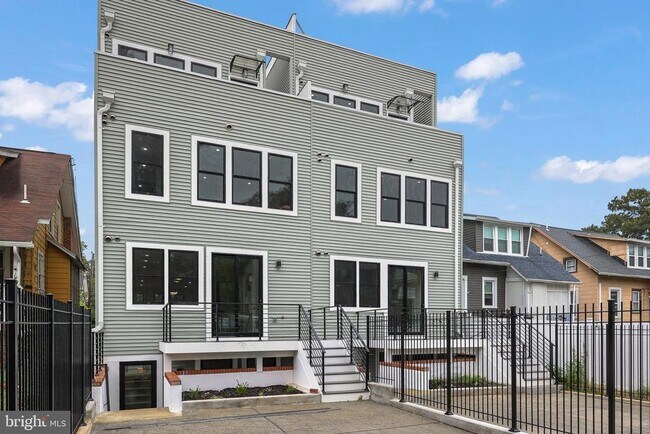 Building Photo - 4411 Illinois Ave NW