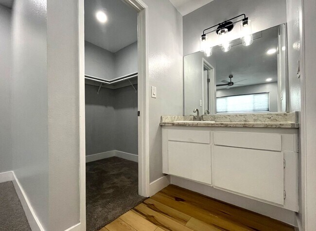 Building Photo - 1708 E Fairfield Ct