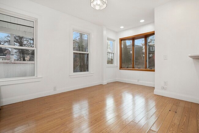 Building Photo - 54 Las Casas St