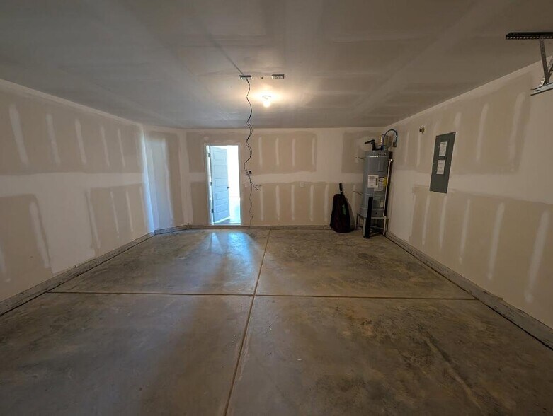 Building Photo - 146 Indigo Pl