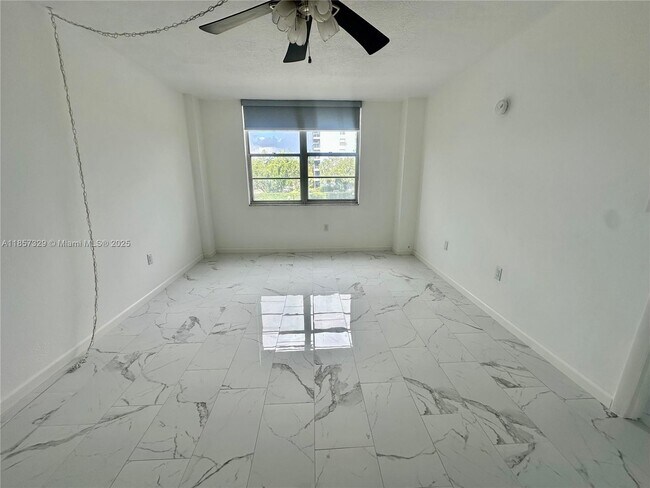 Building Photo - 15600 NW 7th Ave