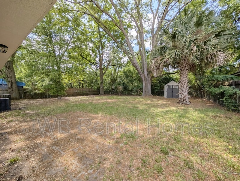 Building Photo - 7930 Limoges Dr S