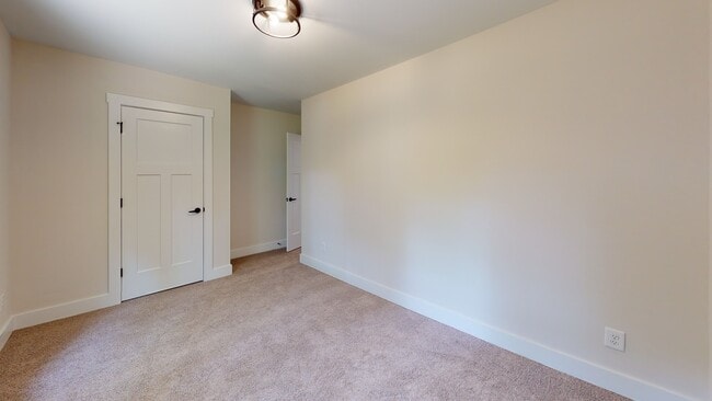 Building Photo - 605 Edna Graves Way