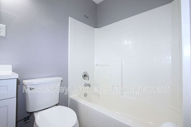 Building Photo - 1242 Donaldson Ct
