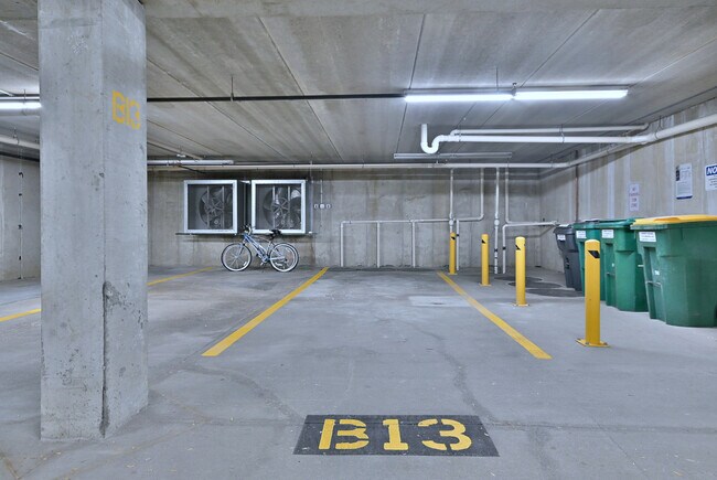 Building Photo - 210 N Addison Ave