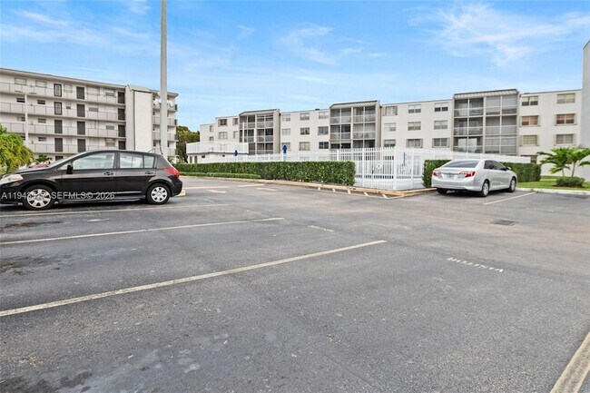 Building Photo - 14180 SW 84th St