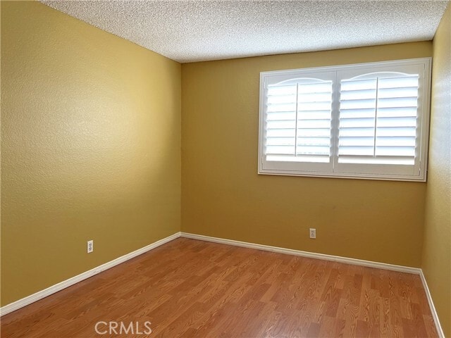 Building Photo - 1349 Crestmont Dr