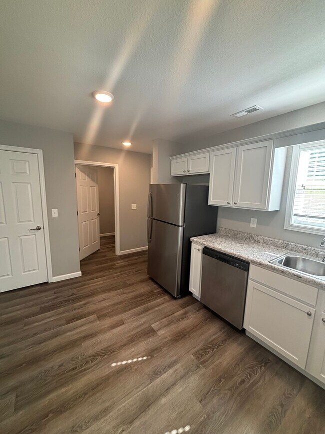 Building Photo - Beautiful 3BR/2BA Home in Peaceful Sevierv...