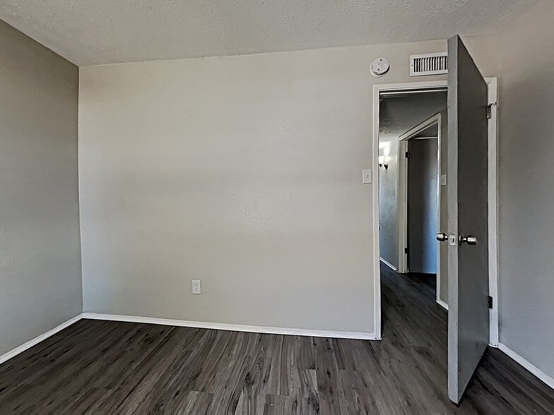 Building Photo - 17151 Ranch Country Rd