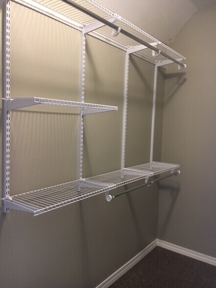 Building Photo - 415 S Fort Ave