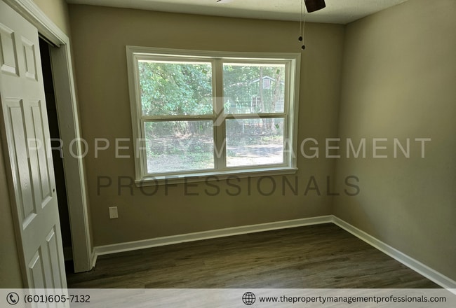 Building Photo - Plenty of space to roam and call home!