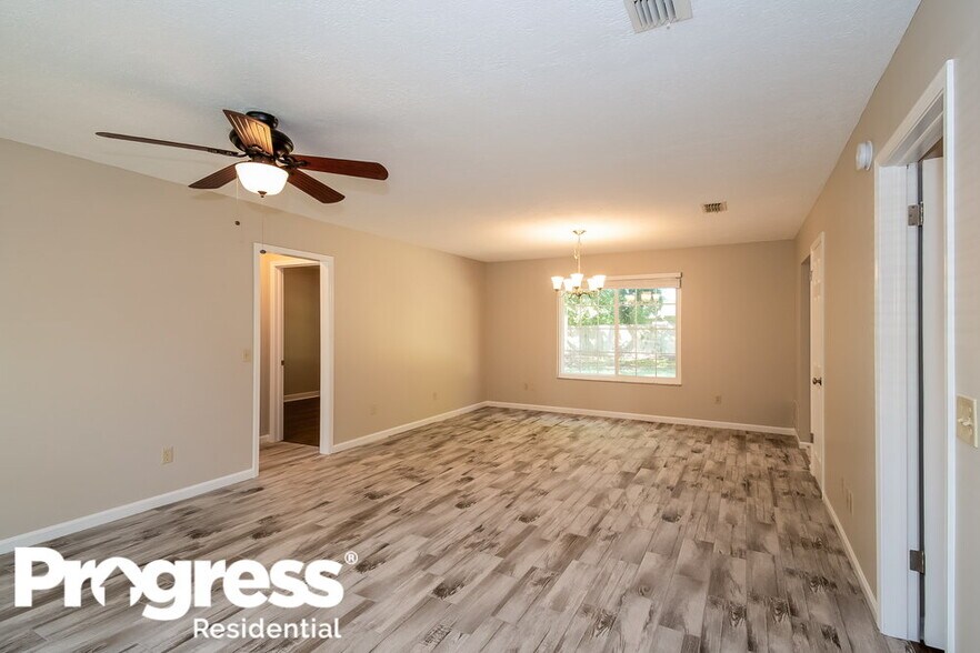 Building Photo - 2383 Dundee Ct E