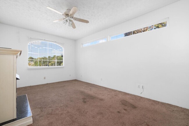 Building Photo - 274 Green Pond Rd