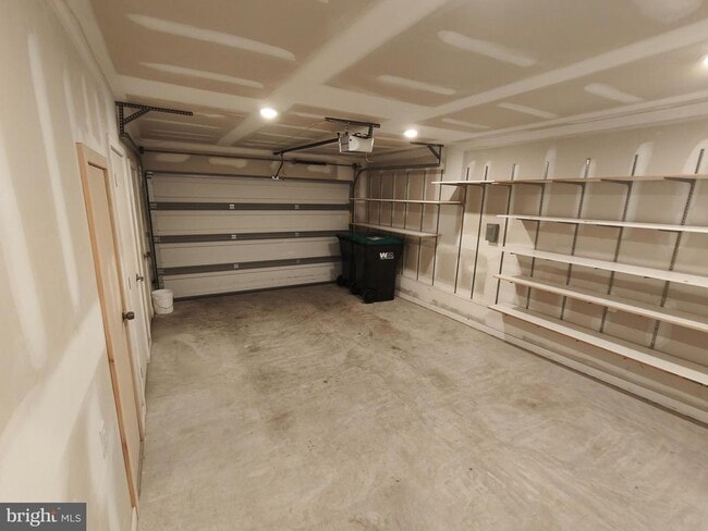 Building Photo - 3129 Beachview Ln