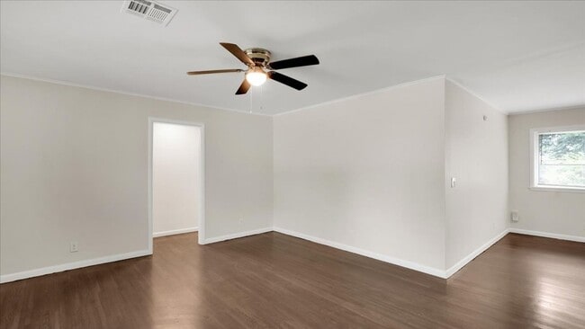 Building Photo - Beautiful 3 bedroom / 2 bath